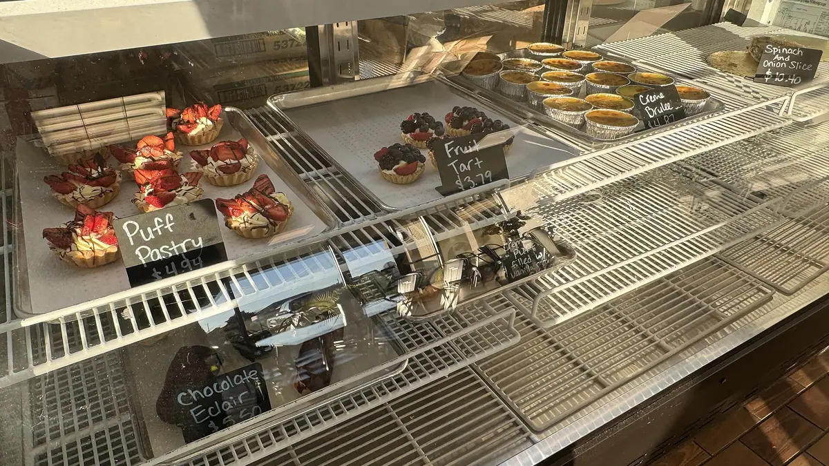 La Patisserie – patisserie in Chingford Mount, London